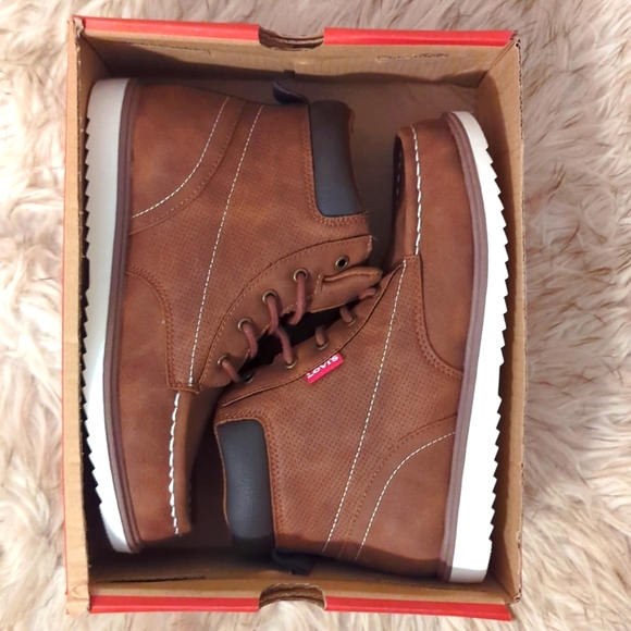 Kid's Levi's Dean Waxed tan boots NWT - Picture 8 of 8